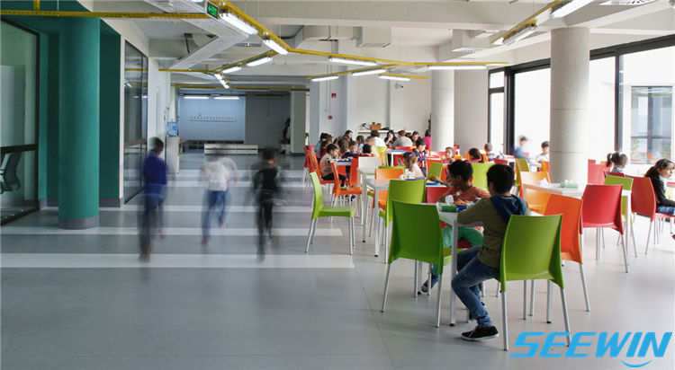 學生餐廳家具